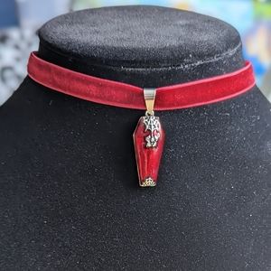 🩷 Coffin choker